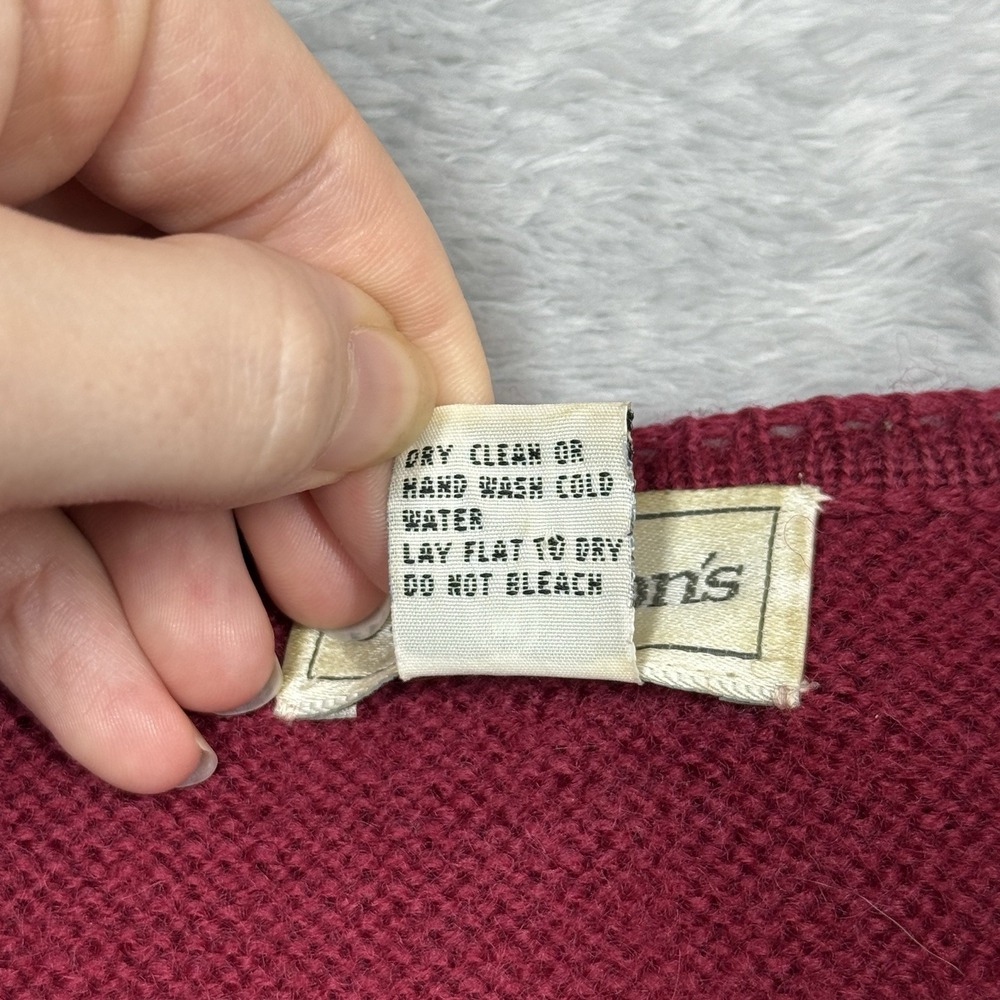 Jacobson's Cardigan Sweat Jacket Women Medium Red Gold Buttons Scalloped 90s - Picture 5 of 8